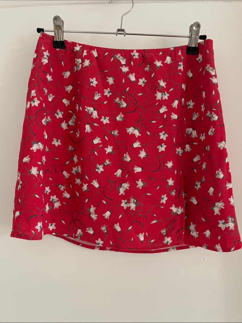 Sunday Best Aritzia Women’s Red White floral Mini slit Skirt